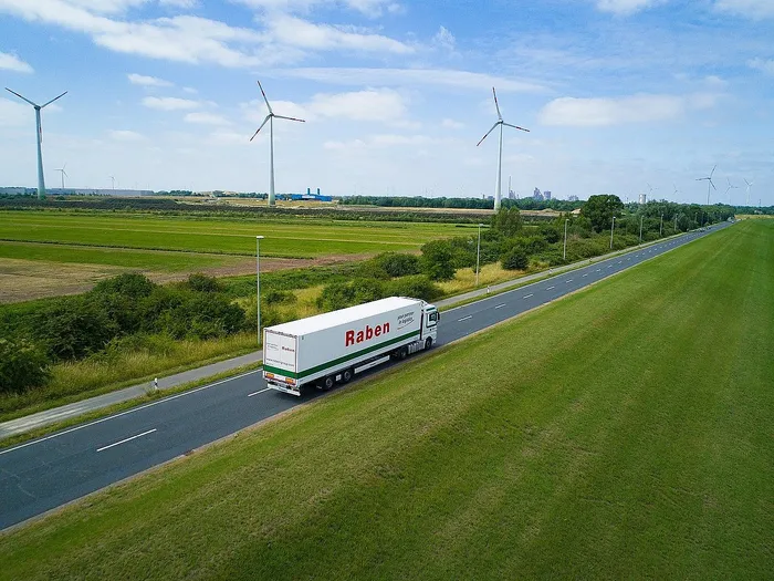 LKW Raben unterwegs