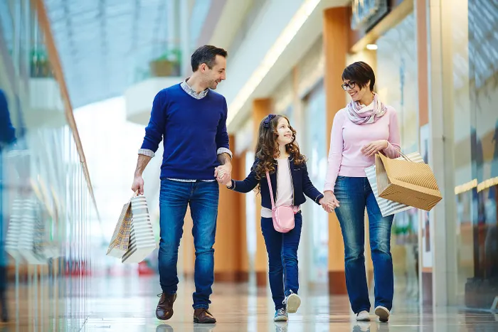 Familia al centro commerciale