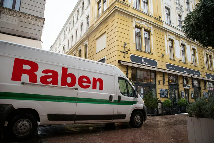 csm_Raben_bus_Hungary_1_only_Raben_old_branding-min_5d58ea9770.jpg