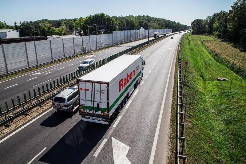 csm_Raben_Fresh_long_Truck_New_CI_CORPO_fb33814b50.jpg