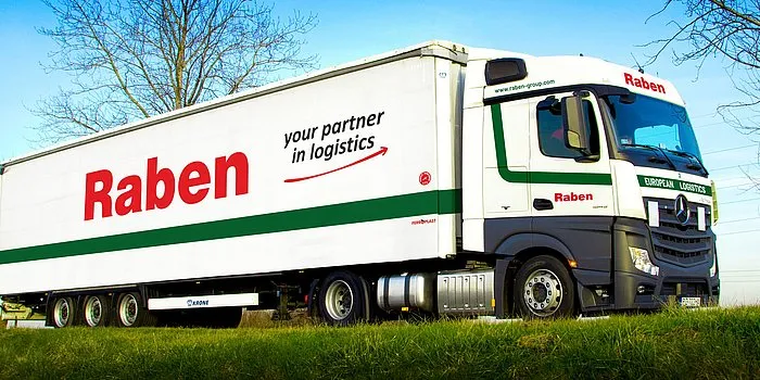 Raben Fresh truck on the road 
