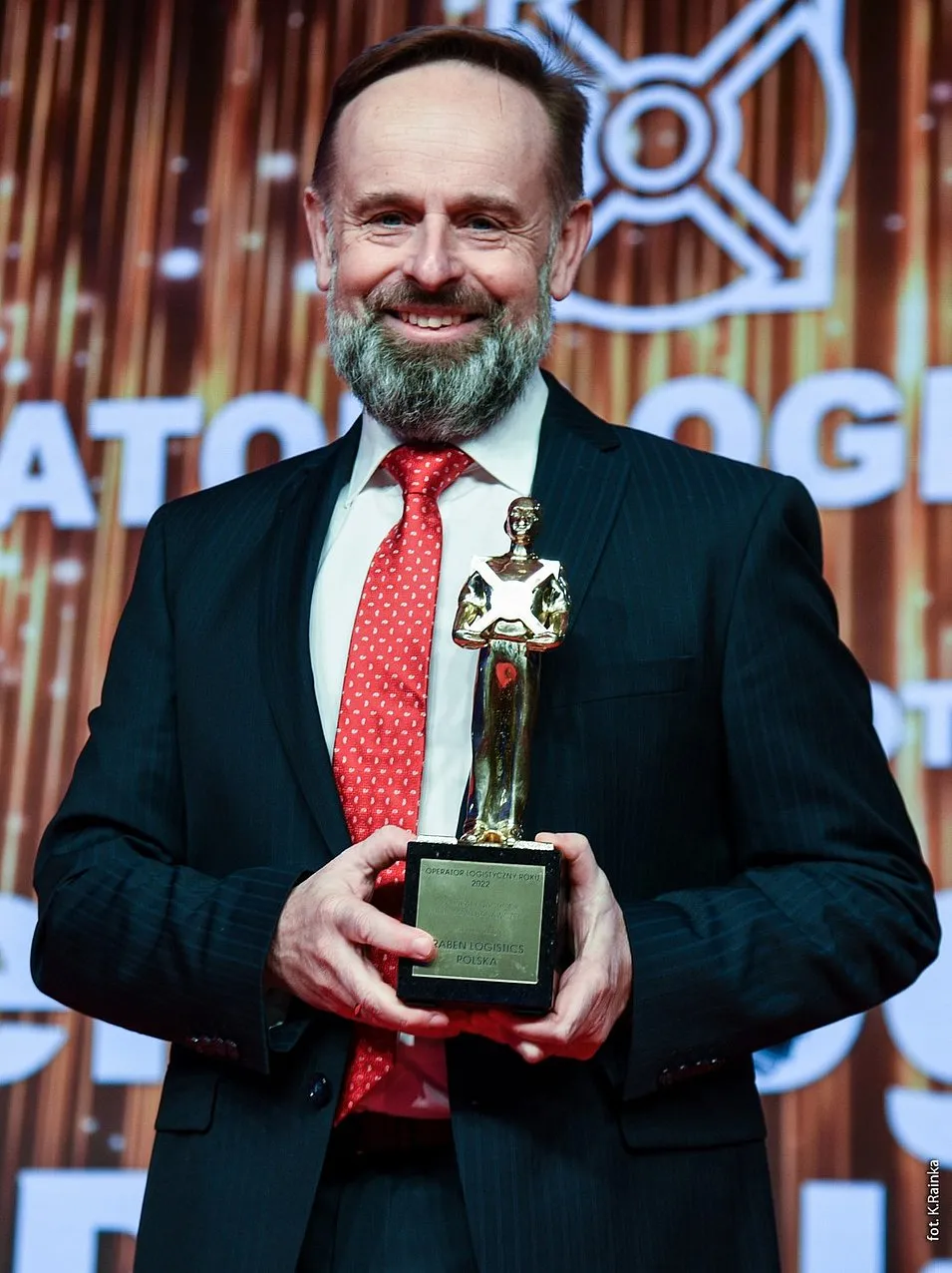 Janusz Anioł ze statuetką OLR