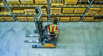 csm_Raben_warehouse_forklift_inside_1-min_4d3927fe98.jpg