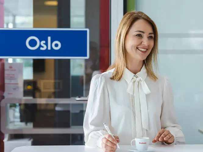 logisztikai irodai munkatársak