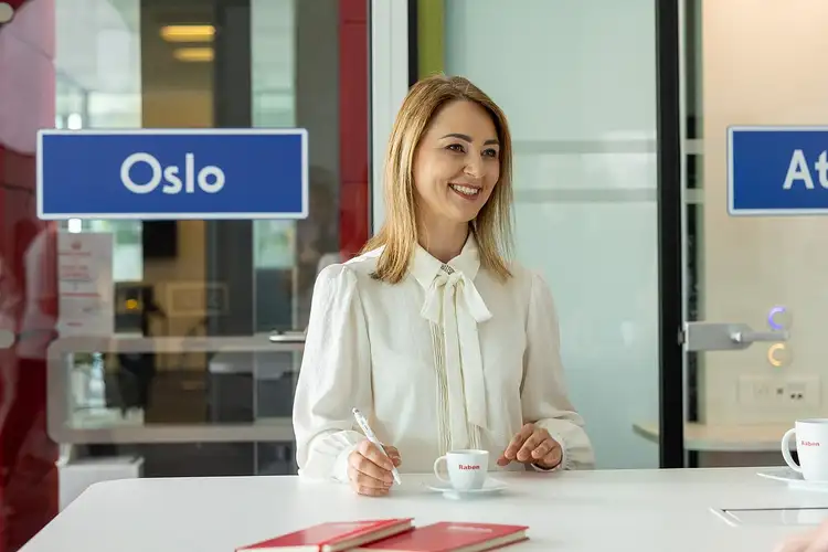 kantoor medewerker bij Raben