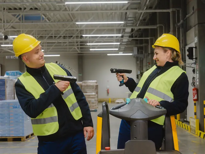 csm_Warehouse_worker_Fresh_2_80c9fc616a.jpg