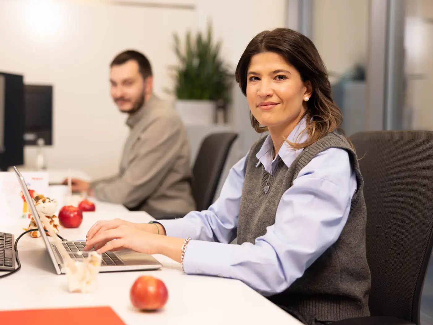 Angajati birou Raben