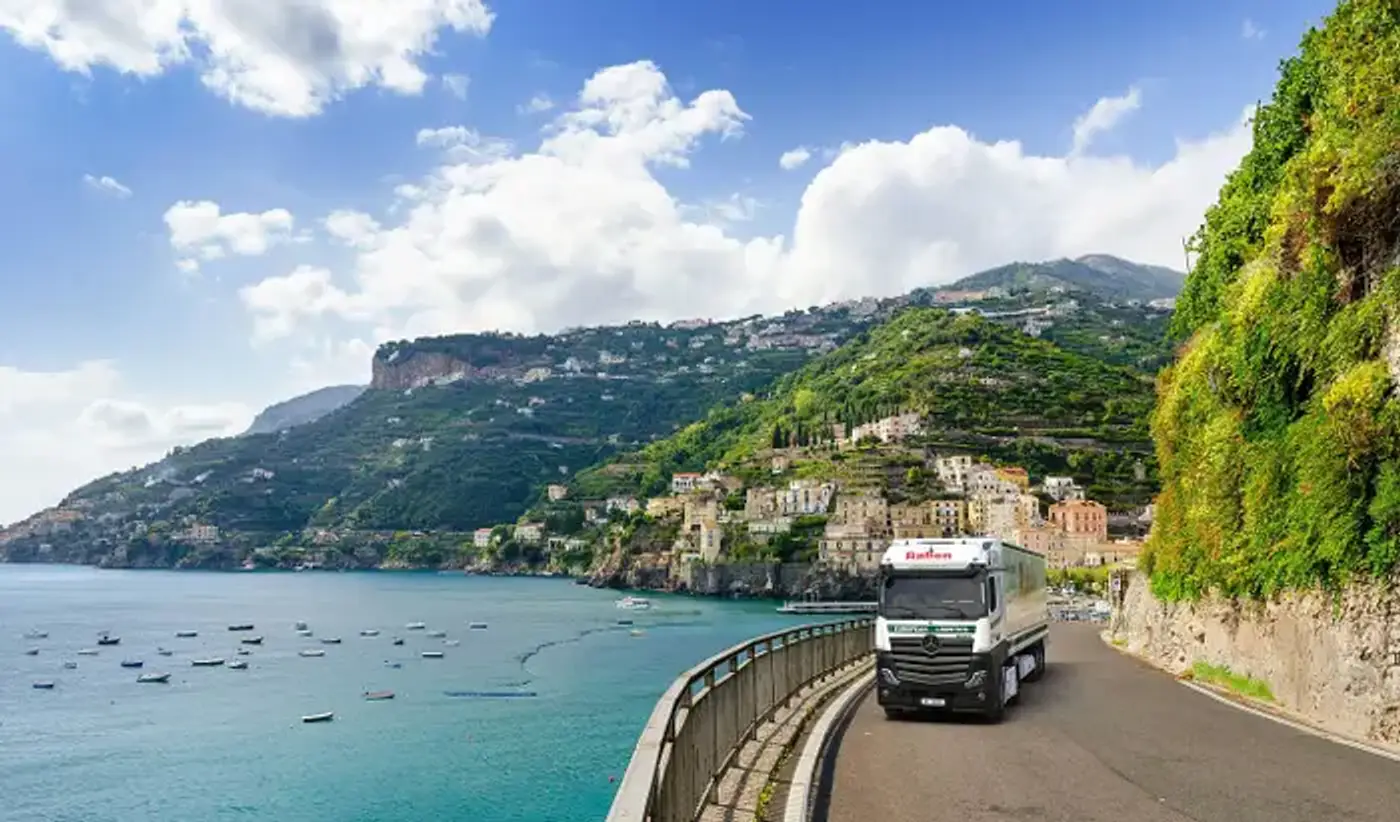 csm_Campania_Italy-Current-View_I_fb1bfbadf7.webp