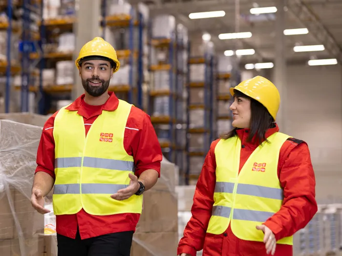 csm_Warehouse_worker_foreign_2__1__20b1888bb1.jpg